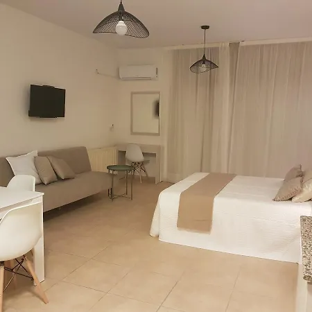 מלון דירות Marianna Annex 3*