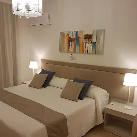 מלון דירות Marianna Annex